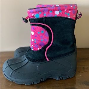 Snow boots